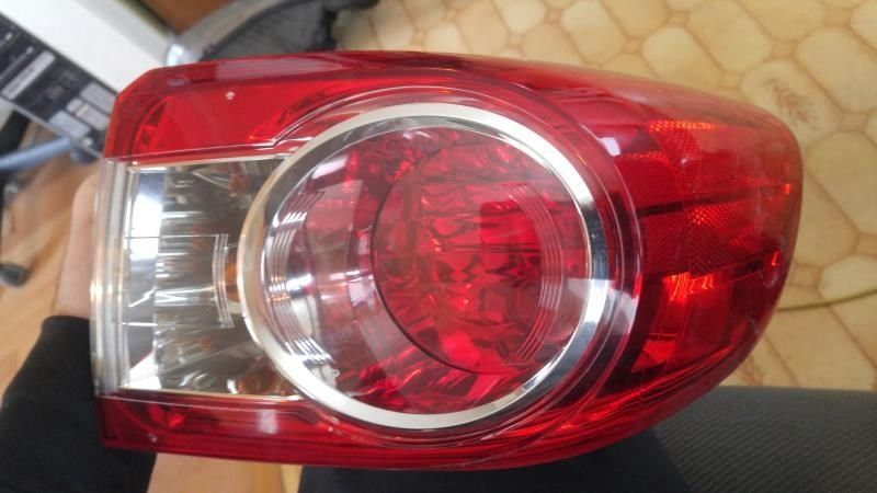 Calavera (luz trasera) derecha usada original (OEM) Toyota Corolla 2011-2013