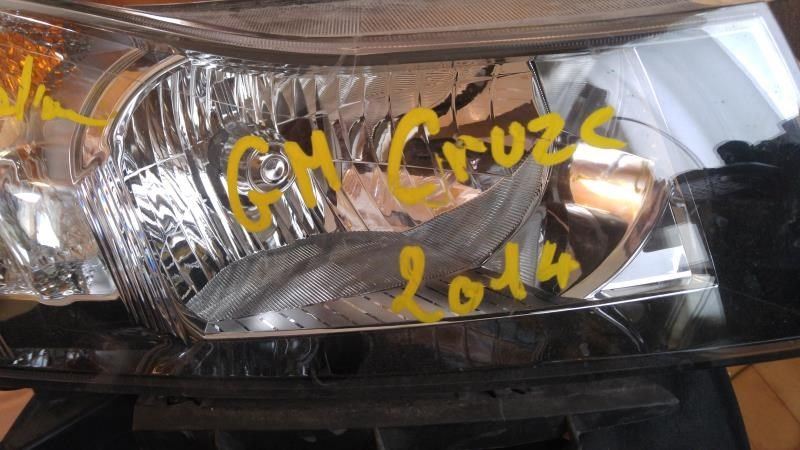 Faro derecho usado original (OEM) Chevrolet Cruze 2012-2015