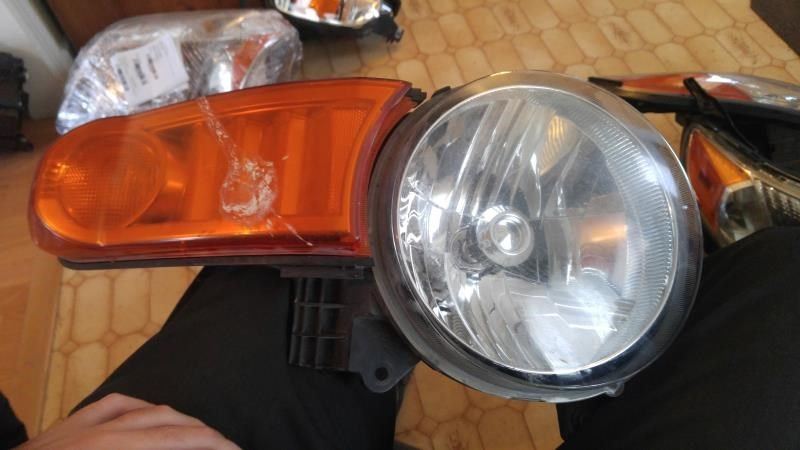 Right headlamp assembly composite used genuine OEM Toyota FJ Cruiser 2007-2014
