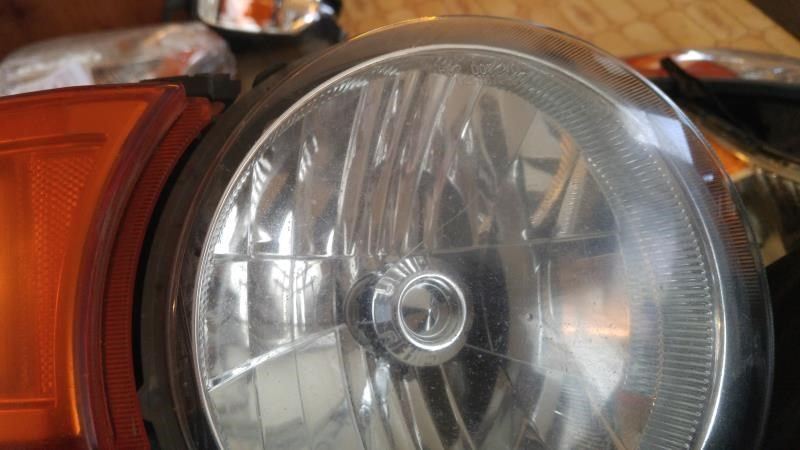 Right headlamp assembly composite used genuine OEM Toyota FJ Cruiser 2007-2014