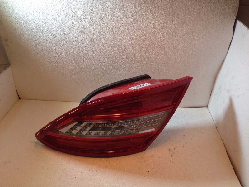 Tail Lamp used genuine OEM Mercedes-Benz C300 2008-2011