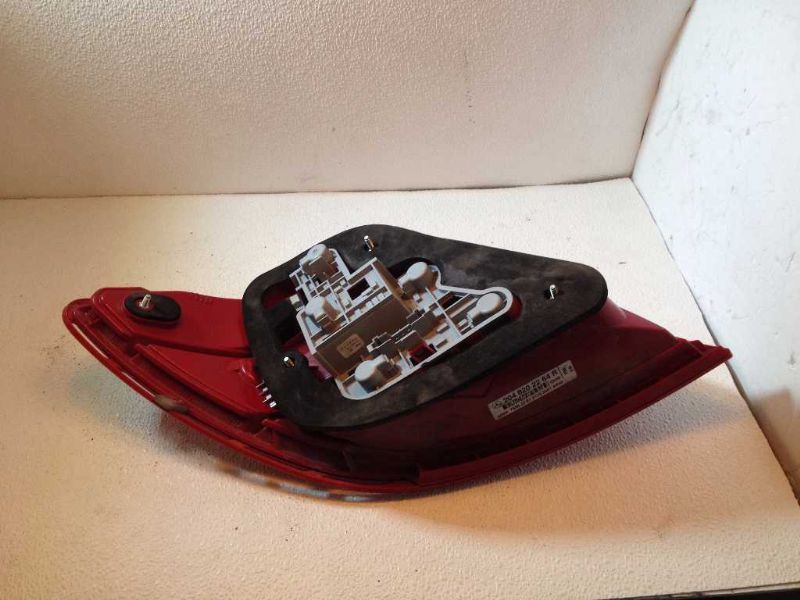 Tail Lamp used genuine OEM Mercedes-Benz C300 2008-2011