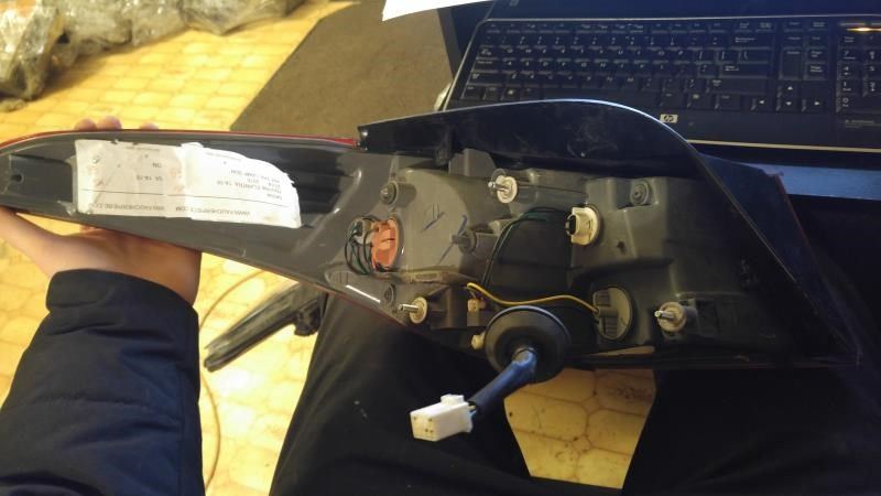 Right taillamp assembly outer used genuine OEM Hyundai Elantra 2011-2013