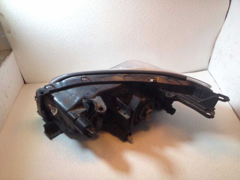 Faro derecho usado original (OEM) Toyota RAV4 2009-2012