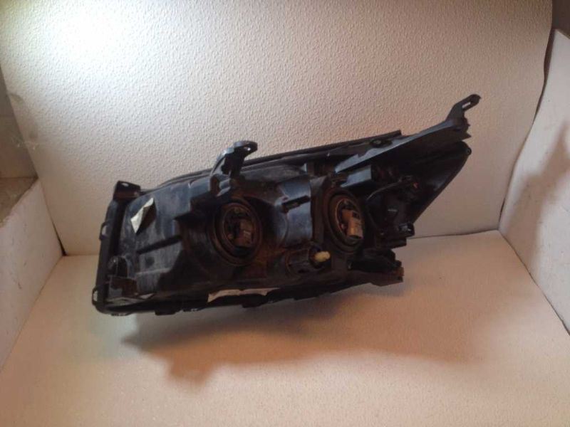Faro derecho usado original (OEM) Toyota RAV4 2009-2012