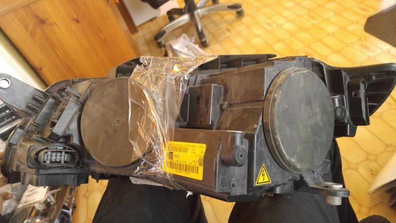 Right headlamp lens/housing used genuine OEM Volkswagen CC 2013-2017