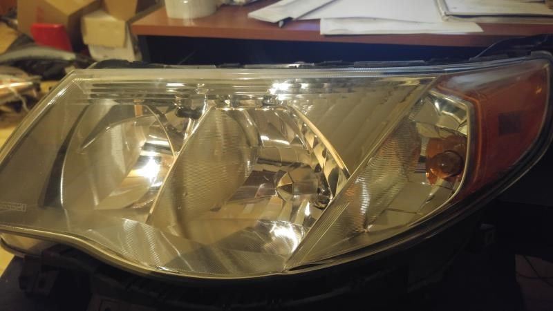 Left headlamp assembly composite used genuine OEM Subaru Forester 2009-2013