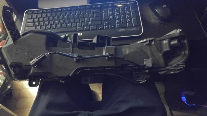 Right fog lamp assembly used genuine OEM Lexus IS250 2011-2015
