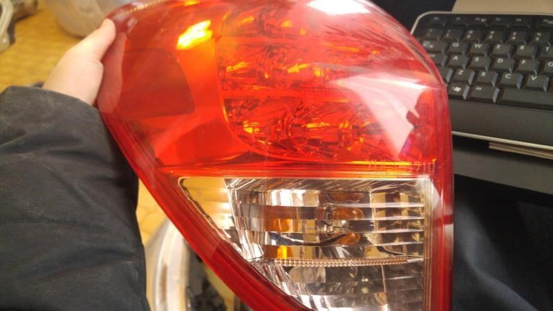 Calavera (luz trasera) izquierda usada original (OEM) Toyota RAV4 2006-2008