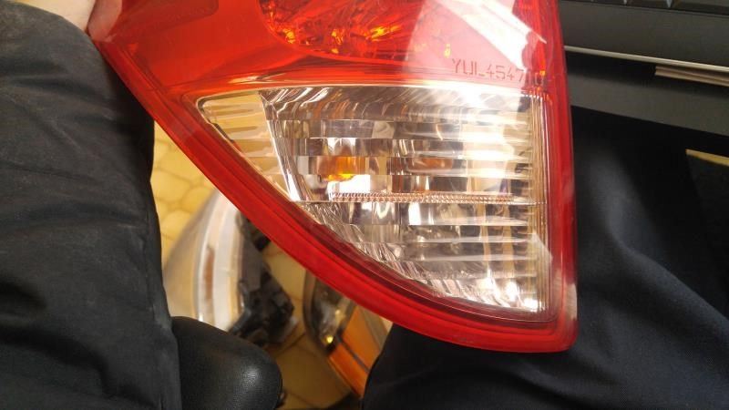 Calavera (luz trasera) izquierda usada original (OEM) Toyota RAV4 2006-2008