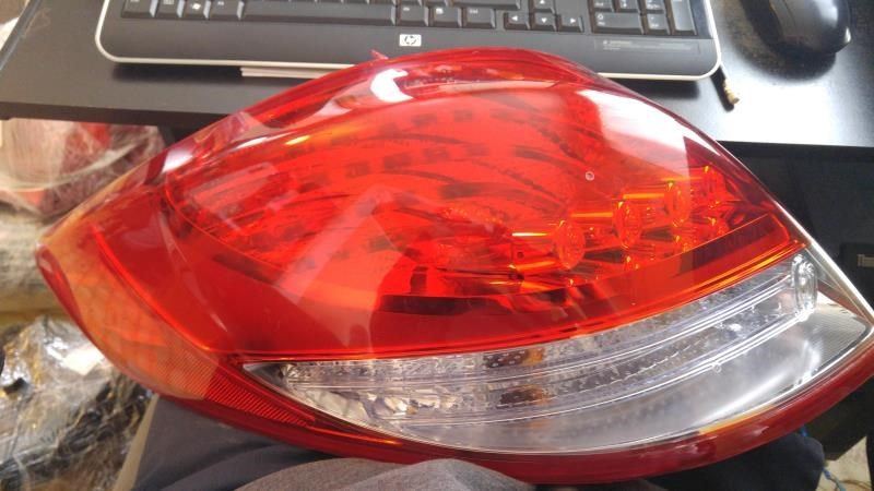 Calavera (luz trasera) izquierda usada original (OEM) Hyundai Veloster 2012-2017