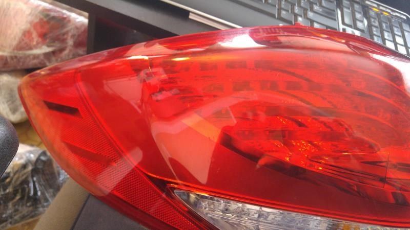 Calavera (luz trasera) izquierda usada original (OEM) Hyundai Veloster 2012-2017