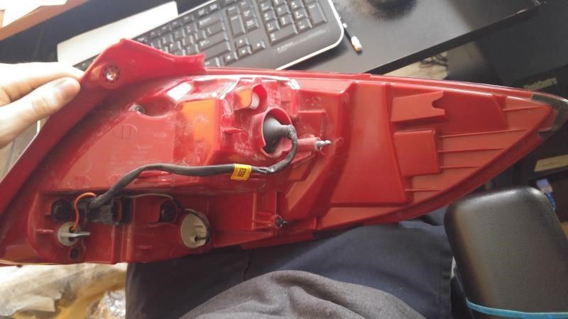 Calavera (luz trasera) izquierda usada original (OEM) Hyundai Veloster 2012-2017