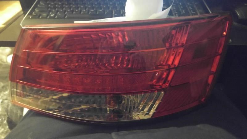 Calavera (luz trasera) derecha usada original (OEM) Hyundai Sonata 2008-2010