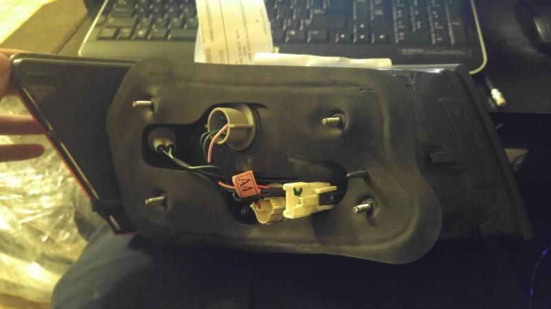 Calavera (luz trasera) derecha usada original (OEM) Hyundai Sonata 2008-2010