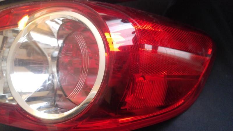 Defensa (parachoques) trasera derecha usada original (OEM) Toyota Corolla 2011-2013
