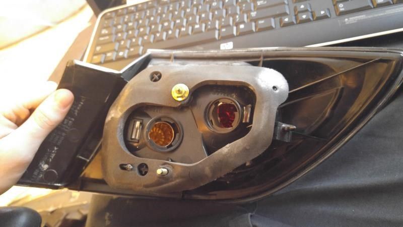 Left taillamp assembly used genuine OEM Mazda 3 2004-2006