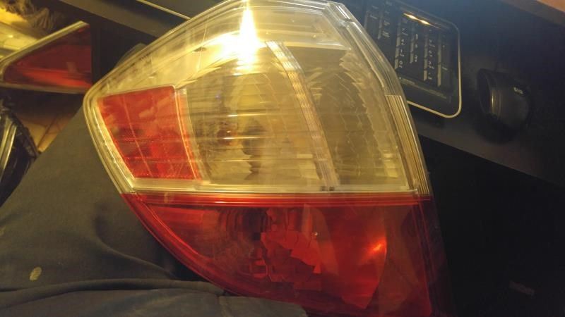 Calavera (luz trasera) izquierda usada original (OEM) Honda FIT 2009-2014