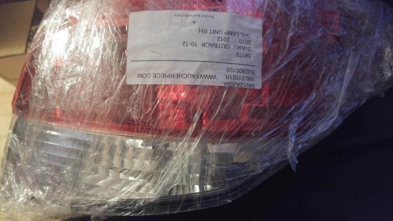 Calavera (luz trasera) derecha usada original (OEM) Subaru Outback 2010-2014