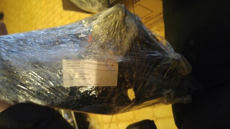 Calavera (luz trasera) derecha usada original (OEM) Subaru Outback 2010-2014