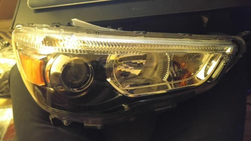 Faro usado original (OEM) Mitsubishi RVR 2011-2019