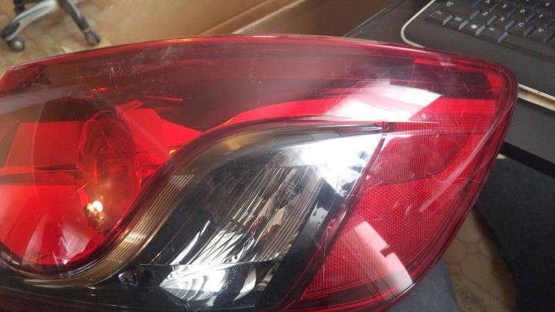 Calavera (luz trasera) derecha usada original (OEM) Mazda CX-9 2013-2015