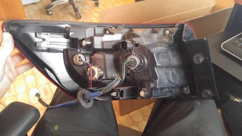 Calavera (luz trasera) derecha usada original (OEM) Mazda CX-9 2013-2015