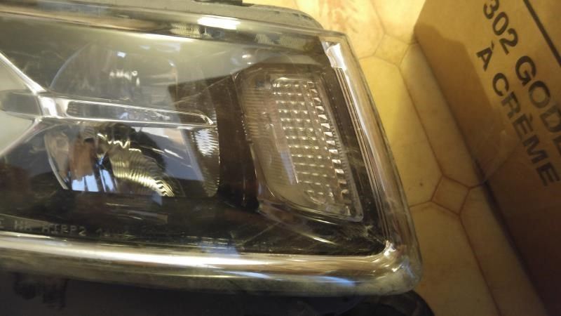 Faro derecho usado original (OEM) Jeep Grand Cherokee 2014-2016