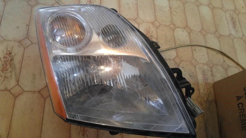 Right headlamp assembly composite used genuine OEM Nissan Rogue 2009-2010