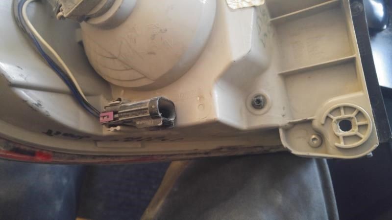 Right taillamp assembly outer used genuine OEM Buick Enclave 2008-2012