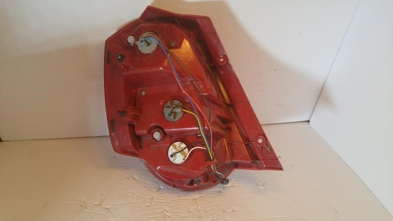 Calavera (luz trasera) derecha usada original (OEM) Chevrolet AVEO5 2009-2011