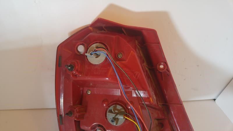 Calavera (luz trasera) derecha usada original (OEM) Chevrolet AVEO5 2009-2011