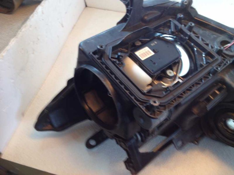 Right headlamp lens/housing used genuine OEM Lexus RX350 2007-2009