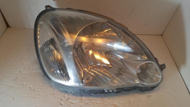 Faro derecho usado original (OEM) Toyota Echo 2003-2005