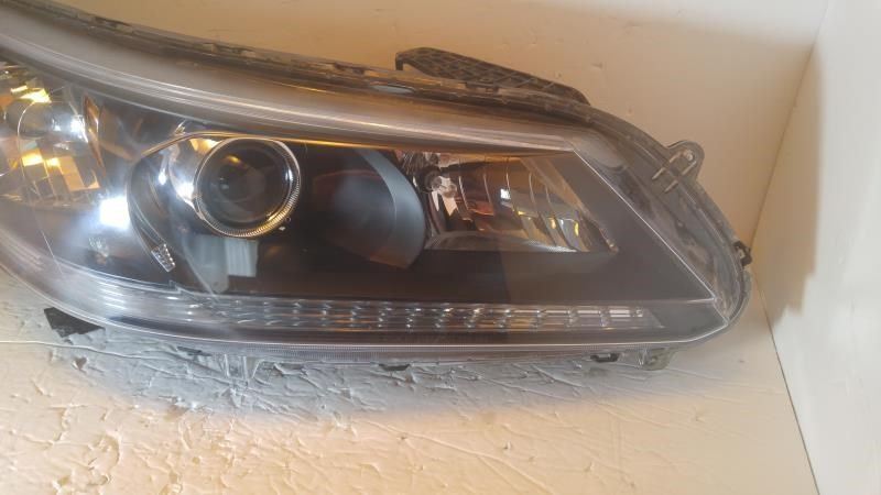 Right headlamp assembly composite used genuine OEM Honda Accord 2013-2015