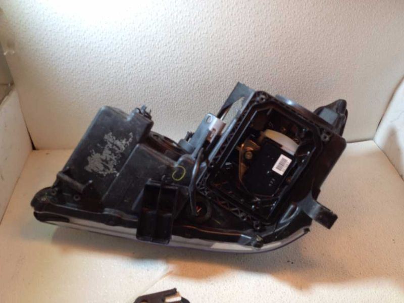 Right headlamp lens/housing used genuine OEM Lexus RX350 2007-2009