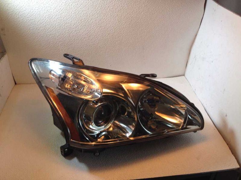 Right headlamp lens/housing used genuine OEM Lexus RX350 2007-2009