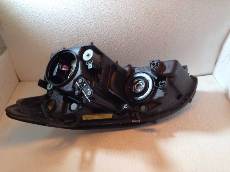 Right headlamp lens/housing used genuine OEM Lexus RX350 2007-2009