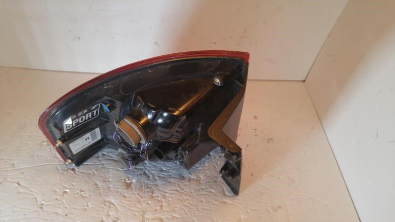 Right taillamp assembly used genuine OEM Ford Edge 2011-2014