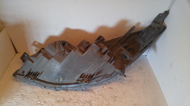Faro izquierdo usado original (OEM) Ford Fiesta 2011-2013