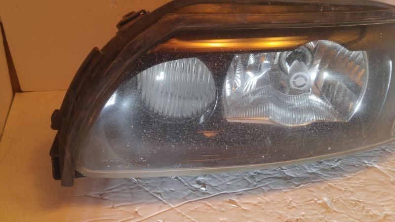 Headlamp Assembly used genuine OEM Volvo Volvo 60 Series 2001-2004