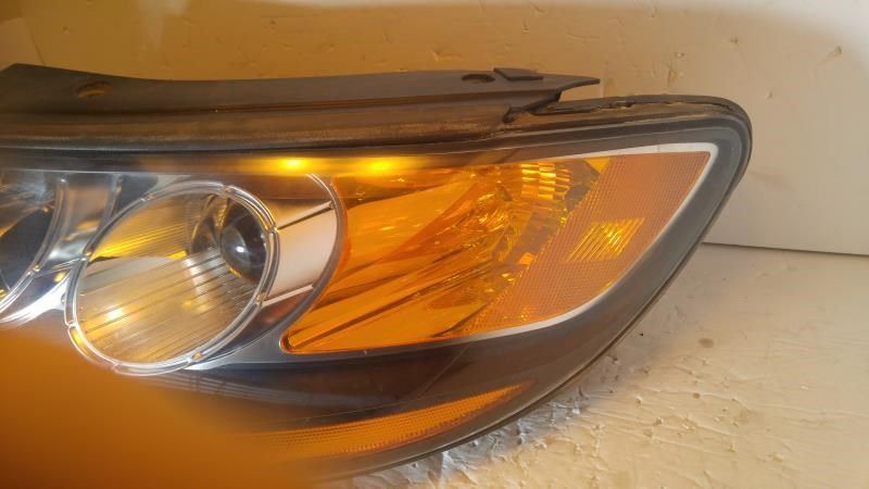 Left headlamp assembly composite used genuine OEM Hyundai Santa FE 2007-2008