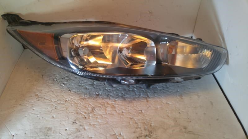 Right headlamp assembly composite used genuine OEM Ford Fiesta 2012-2013