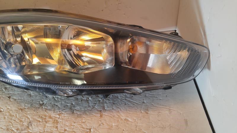Right headlamp assembly composite used genuine OEM Ford Fiesta 2012-2013