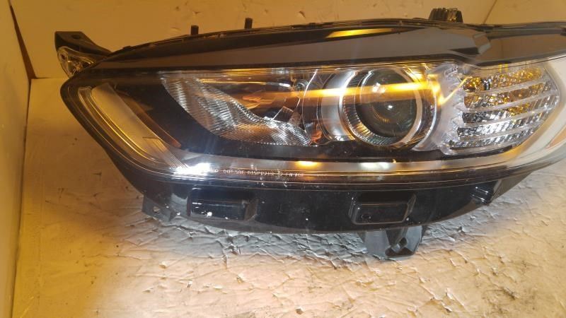Faro izquierdo usado original (OEM) Ford Fusion 2013-2016