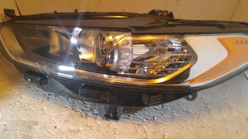 Faro izquierdo usado original (OEM) Ford Fusion 2013-2016