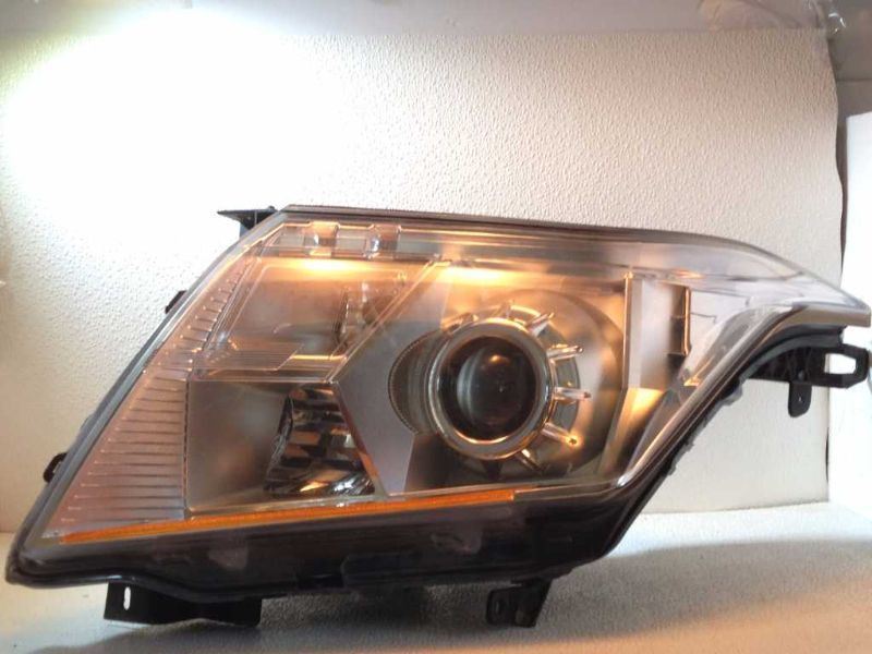 Right headlamp assembly composite used genuine OEM Cadillac SRX 2010-2013