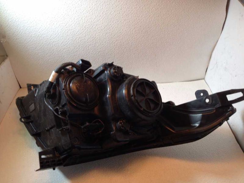 Right headlamp assembly composite used genuine OEM Cadillac SRX 2010-2013