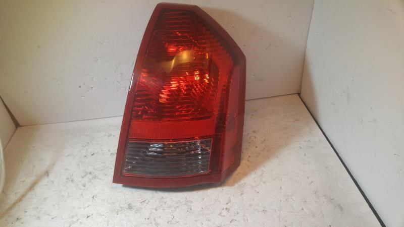 Calavera (luz trasera) usada original (OEM) Chrysler 300 2005-2007