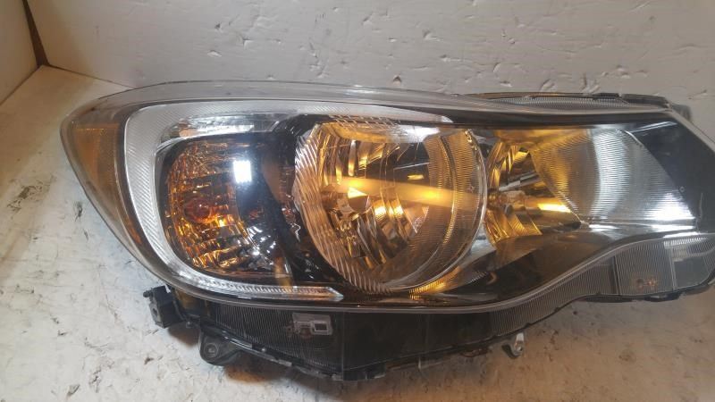 Faro derecho usado original (OEM) Subaru Crosstrek 2016-2017